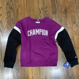 Brand new women’s Champion sweatshirt crew small